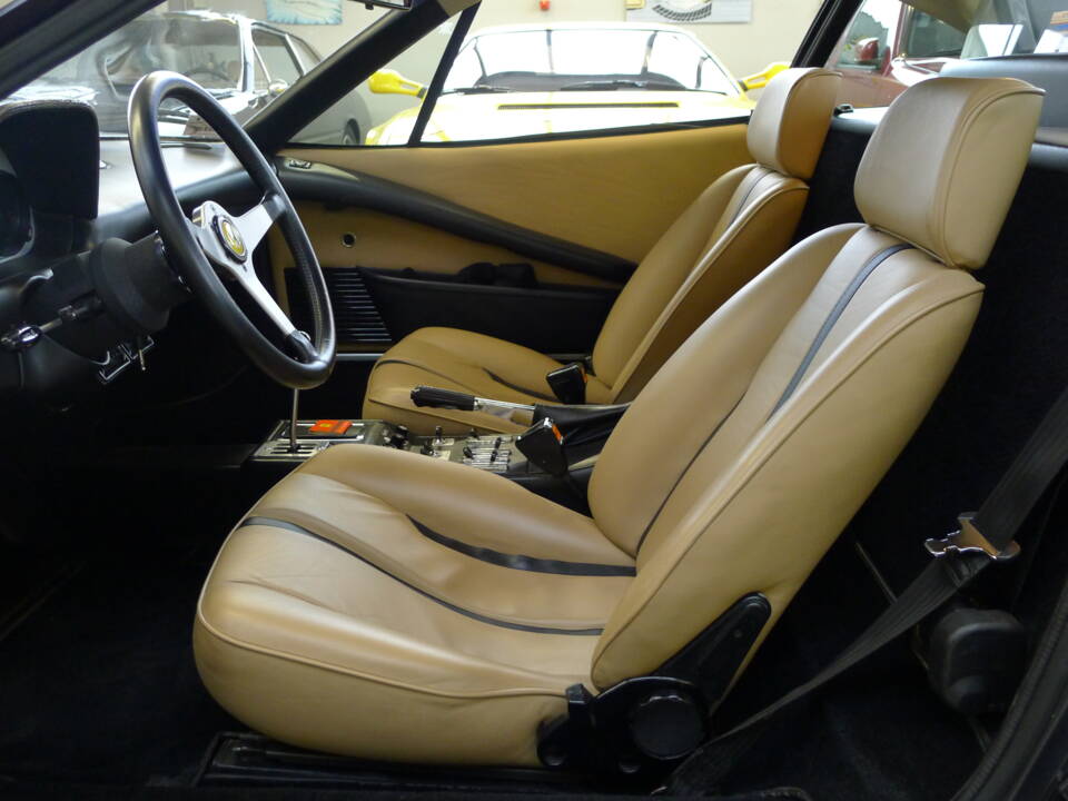 Bild 35/40 von Ferrari 308 GTB (1976)