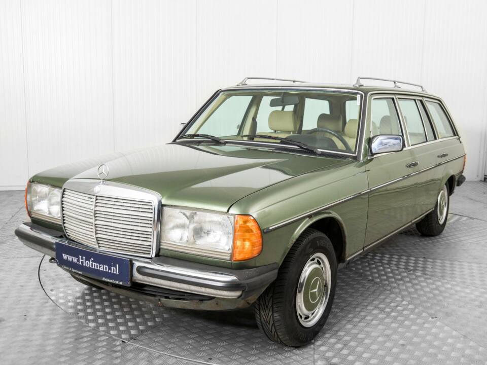 Afbeelding 18/50 van Mercedes-Benz 200 T (1982)