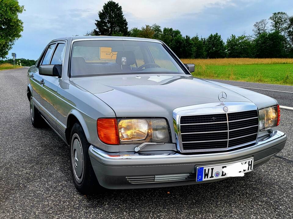 Bild 1/12 von Mercedes-Benz 300 SE (1986)