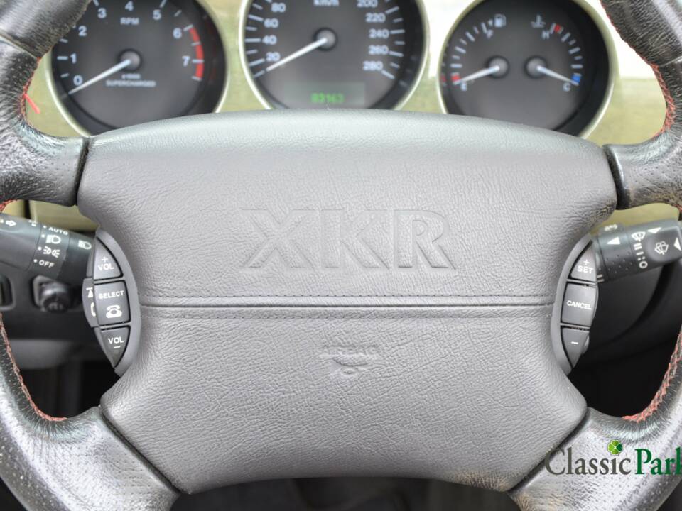 Image 40/50 of Jaguar XKR &quot;Silverstone&quot; (2000)