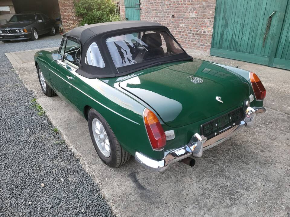 Image 45/58 of MG MGB (1971)