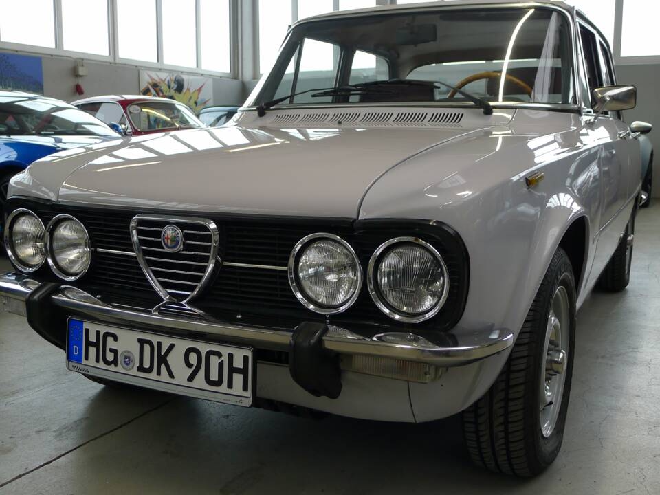 Image 32/34 of Alfa Romeo Giulia Nuova Super 1600 (1974)