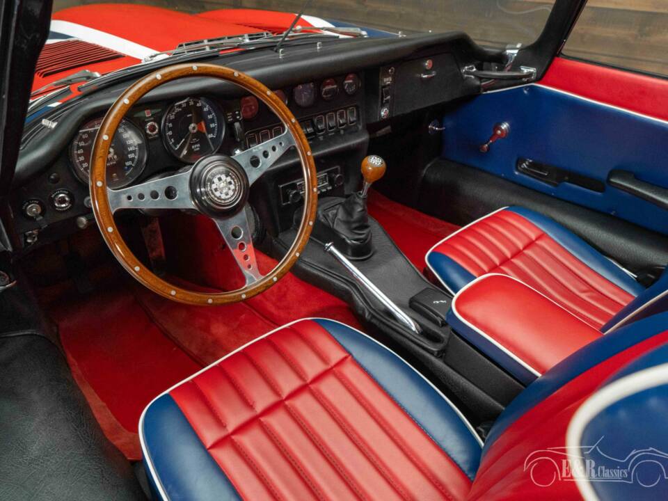 Image 2/8 de Jaguar E-Type (1970)