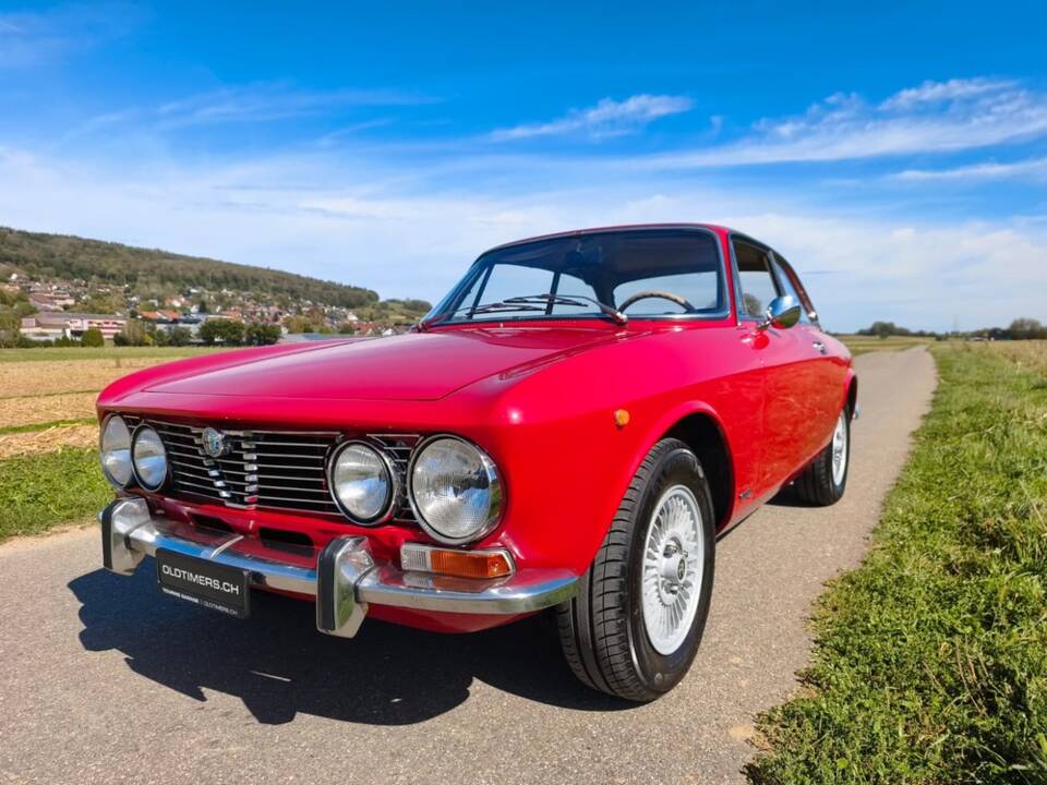 Bild 21/27 von Alfa Romeo 2000 GT Veloce (1972)