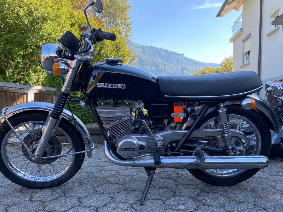 Image 2/11 of Suzuki GT 250 A II (1977)