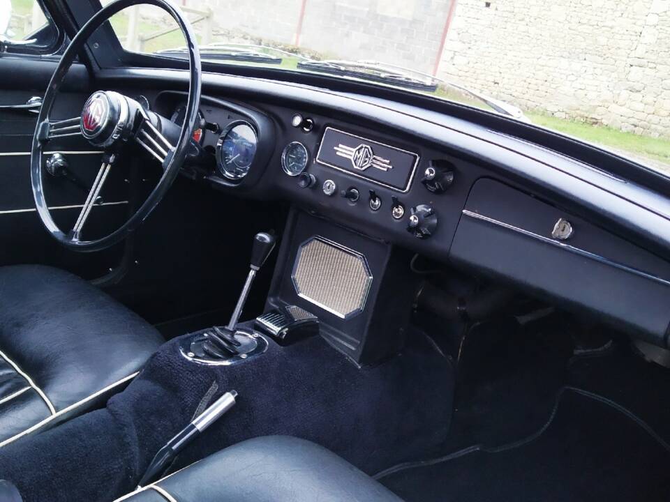 Bild 3/6 von MG MGB GT (1967)