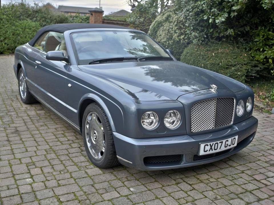 Image 16/50 of Bentley Azure (2007)