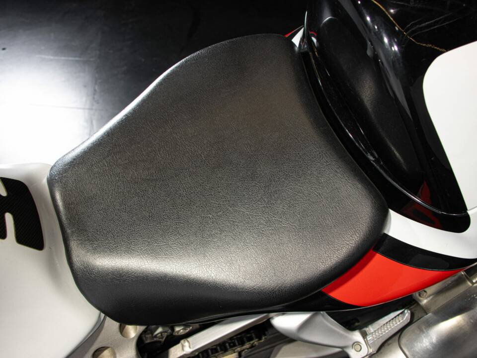 Image 42/49 de Suzuki TL 1000R (1999)
