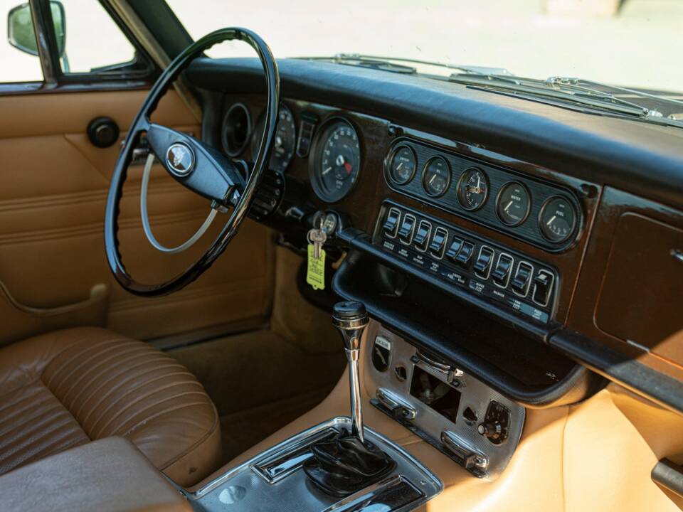 Image 32/50 de Jaguar XJ 6 4.2 (1972)