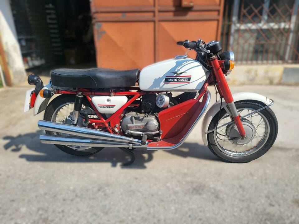 Afbeelding 1/15 van Moto Guzzi DUMMY (1972)