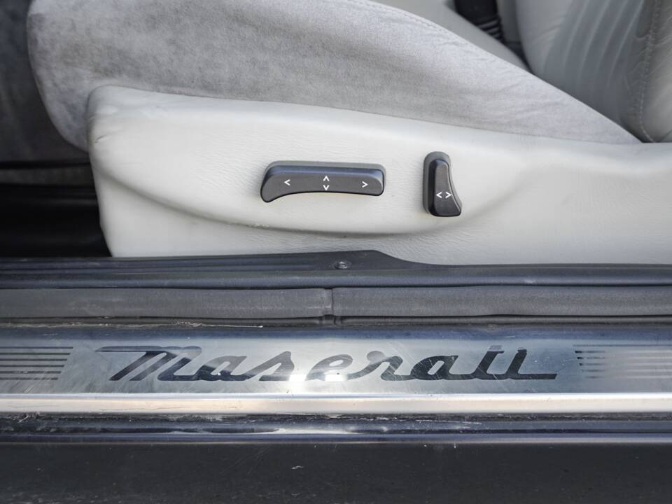 Image 28/43 of Maserati Quattroporte 3.2 Evoluzione (1999)