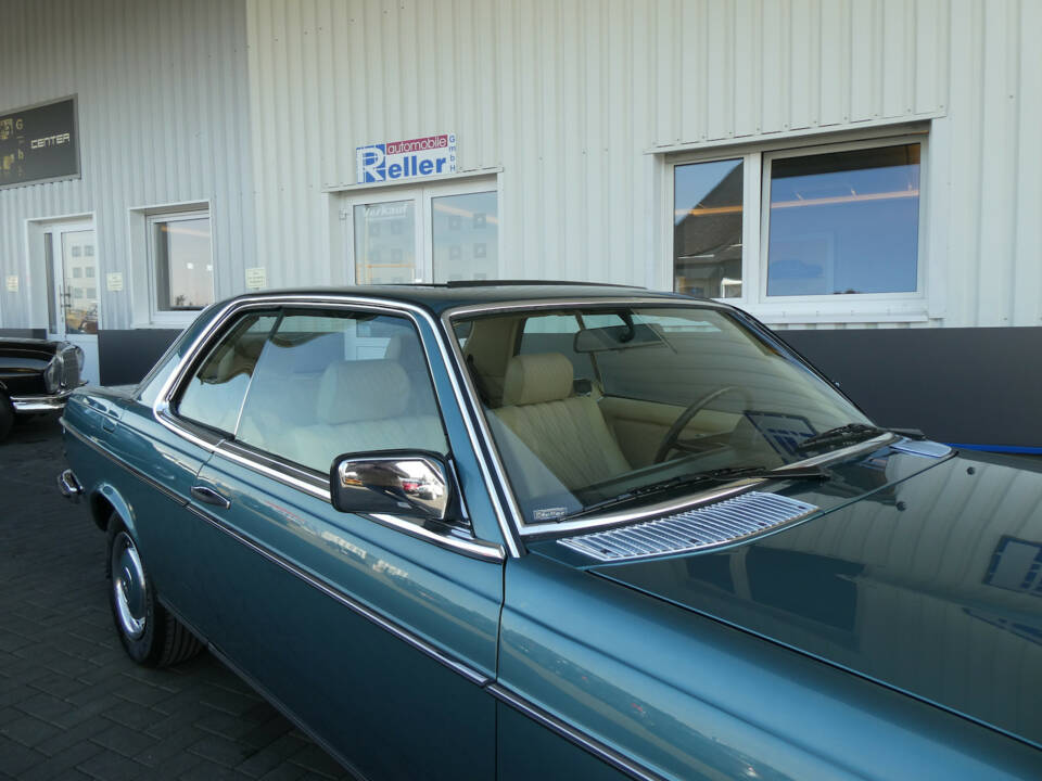 Image 19/20 de Mercedes-Benz 280 CE (1981)