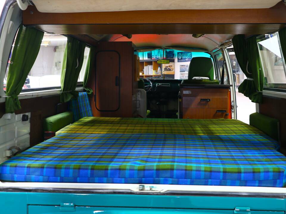 Bild 37/38 von Volkswagen T2b Camper (1974)