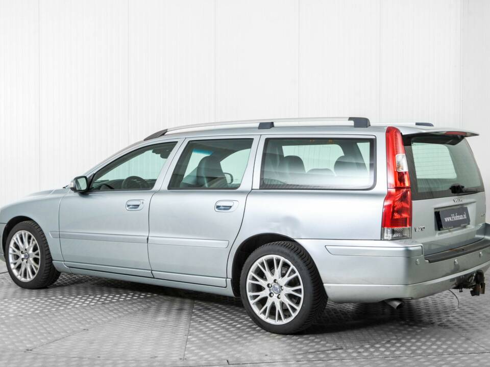 Image 6/36 of Volvo V70 D5 (2008)