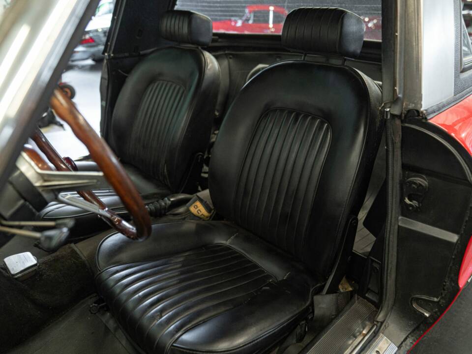 Image 38/50 of Alfa Romeo 1600 Spider (1972)