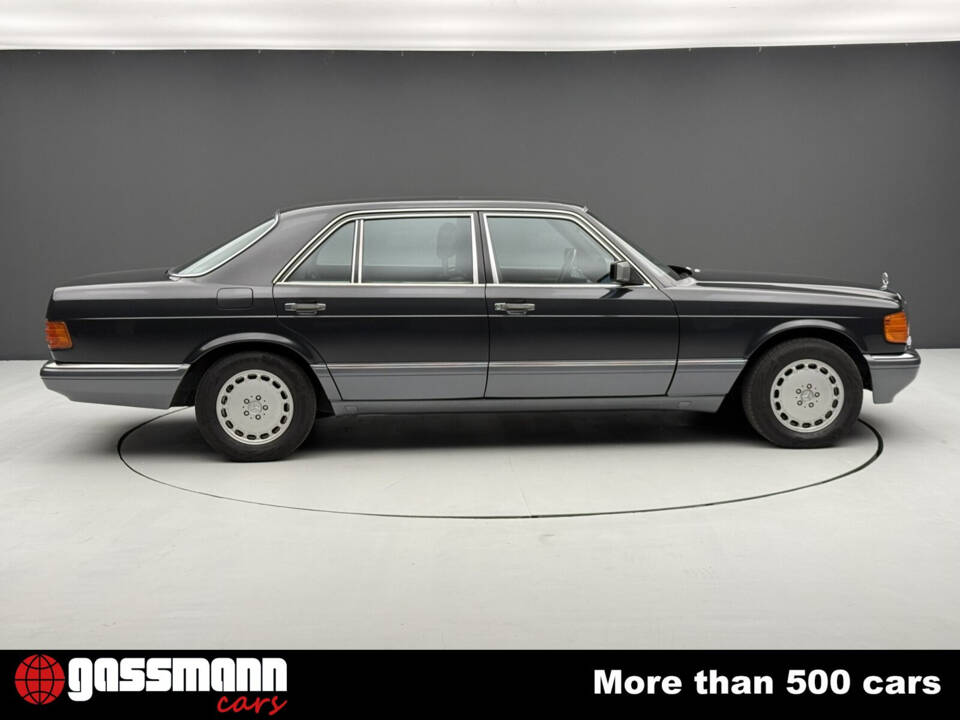 Image 6/15 de Mercedes-Benz 560 SEL (1991)