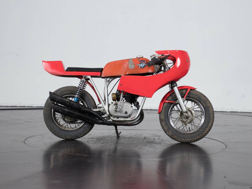 Image 10/11 of MV Agusta DUMMY (1974)