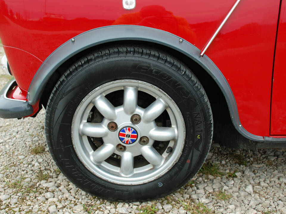 Image 4/38 of Mini 1000 (1987)