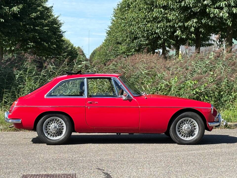 Afbeelding 3/18 van MG MGB GT (1967)