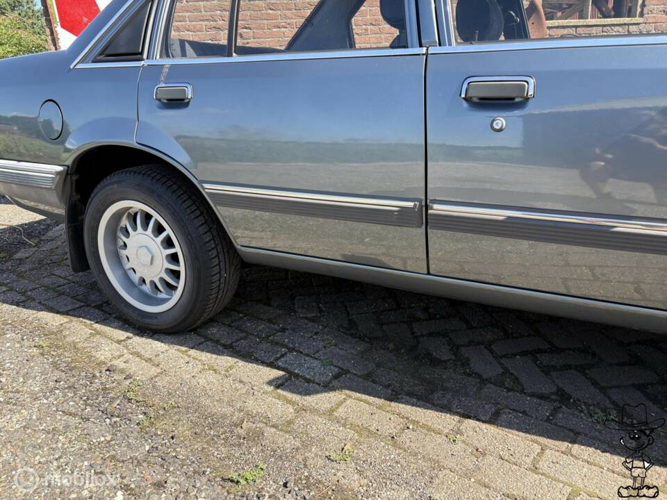Image 14/35 de Opel Rekord 2,0 E (1985)