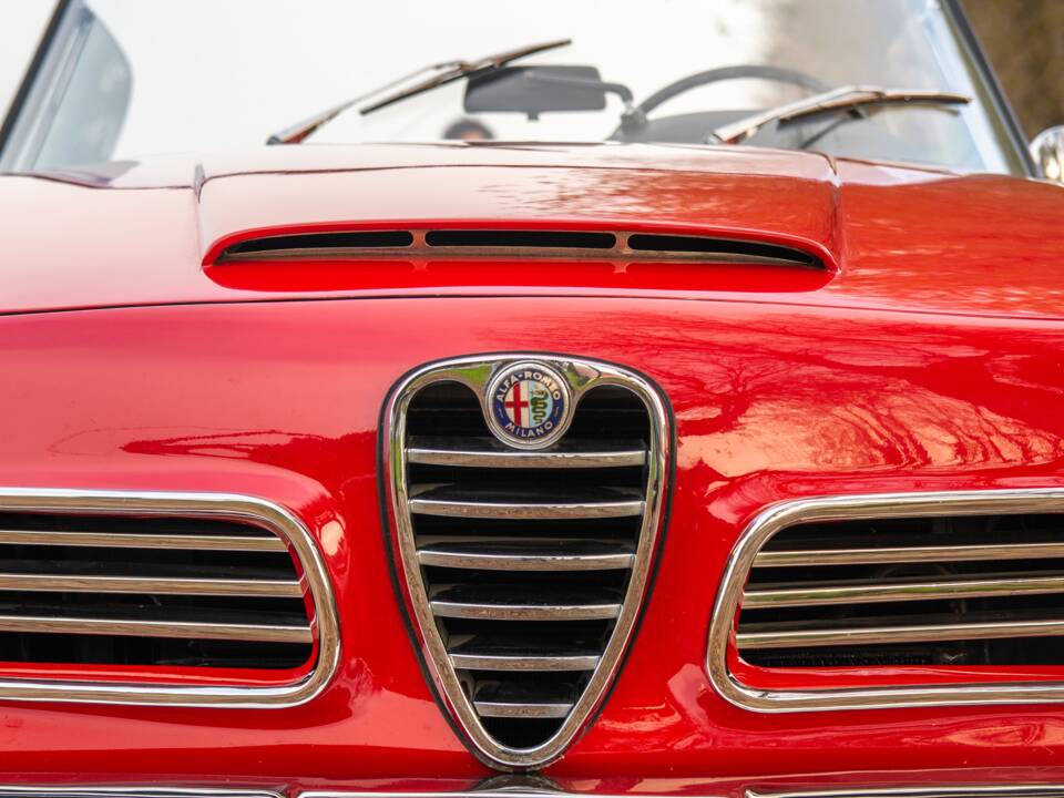 Immagine 8/94 di Alfa Romeo 2600 Spider (1964)