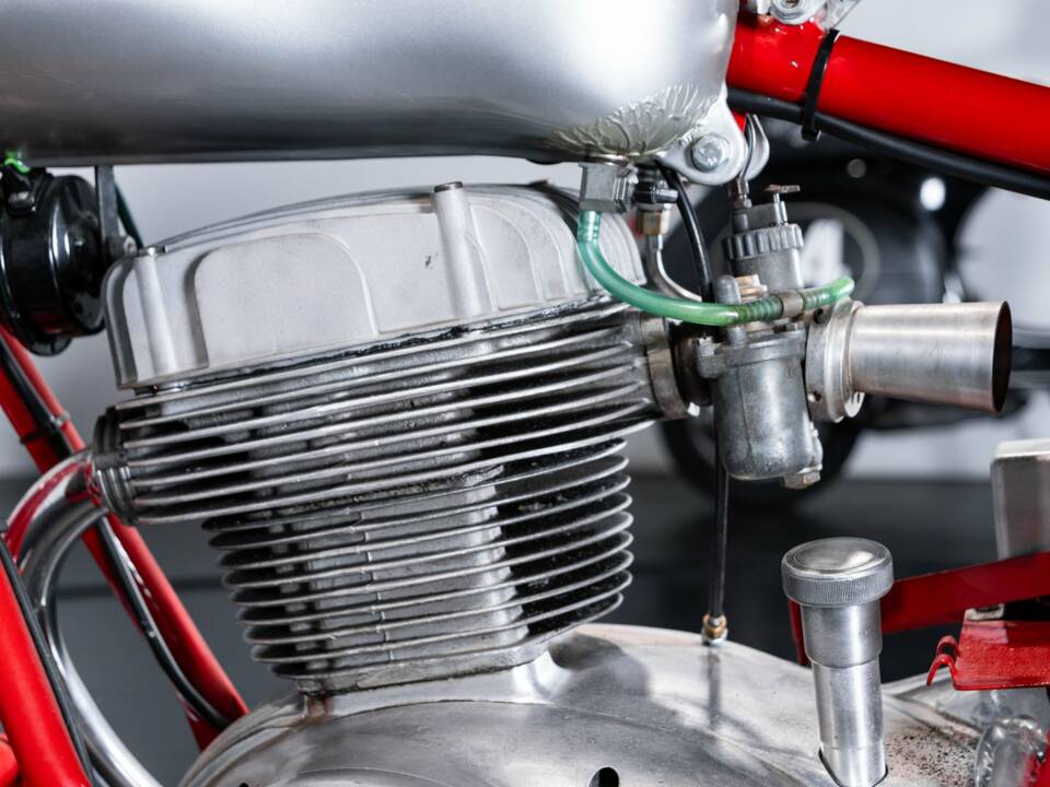 Immagine 15/47 di MV Agusta DUMMY (1957)