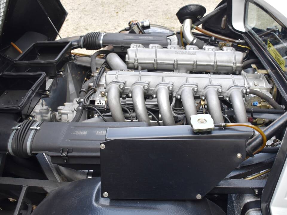 Image 38/43 of Ferrari 512 BBi (1982)