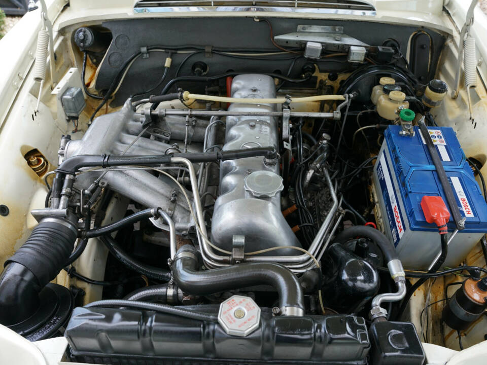 Image 4/50 of Mercedes-Benz 280 SE (1968)