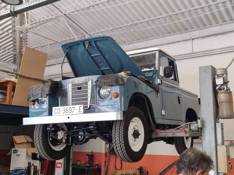 Bild 11/35 von Land Rover 88 (1976)
