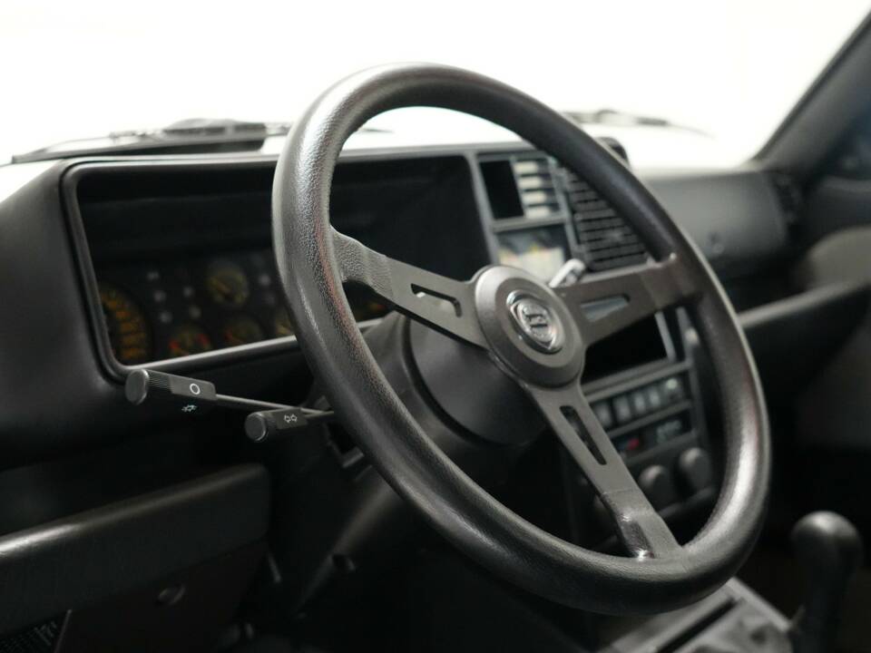 Image 37/46 of Lancia Delta HF Integrale (1988)