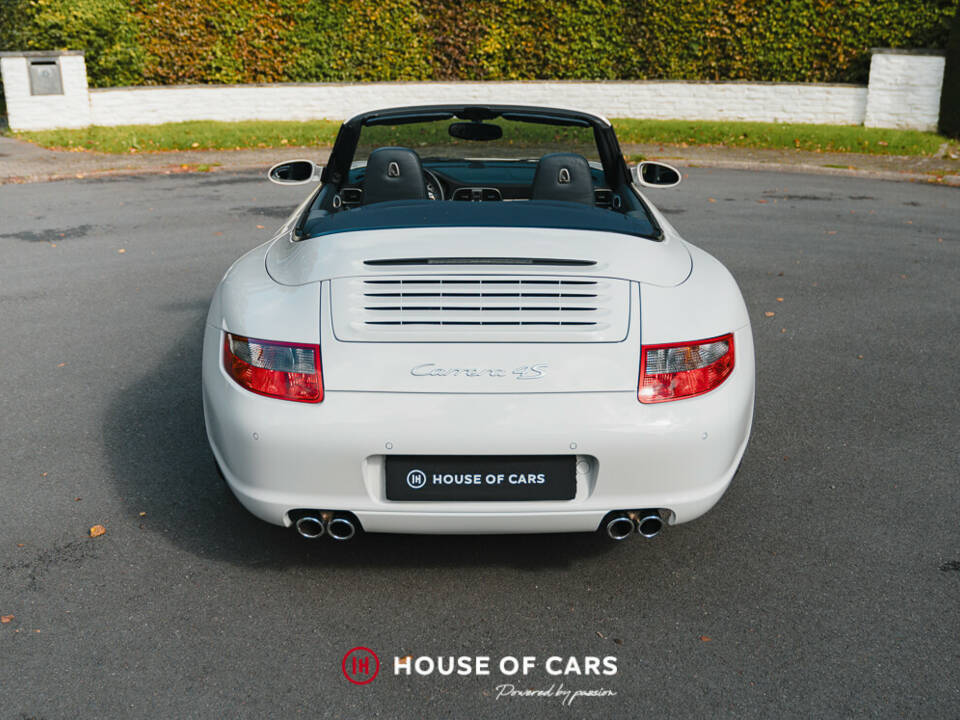 Immagine 7/50 di Porsche 911 Carrera 4S (2007)