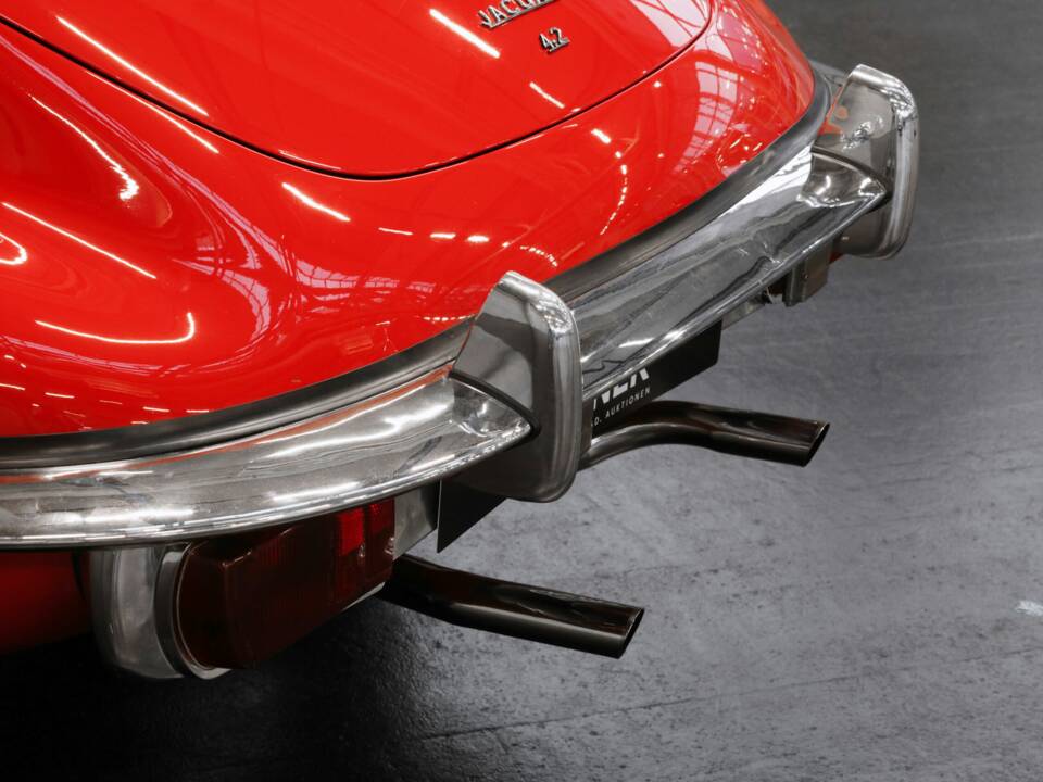 Bild 41/44 von Jaguar E-Type (2+2) (1969)