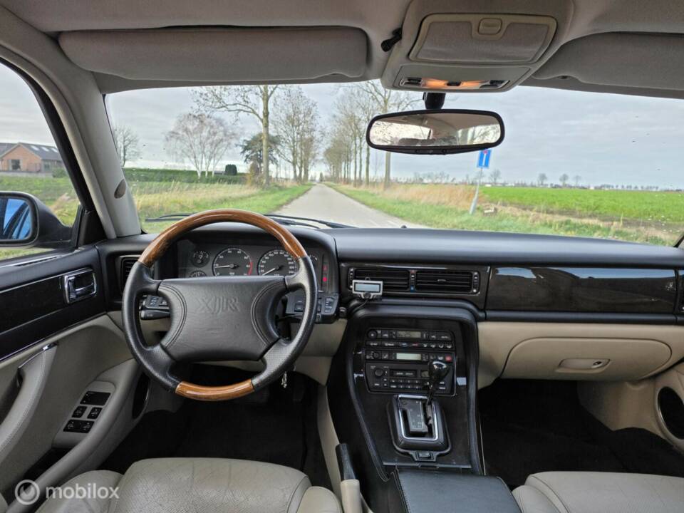 Bild 15/31 von Jaguar XJR 4.0 Supercharged (1997)