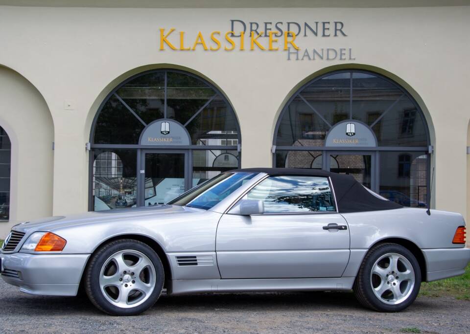 Image 14/34 of Mercedes-Benz 300 SL (1991)