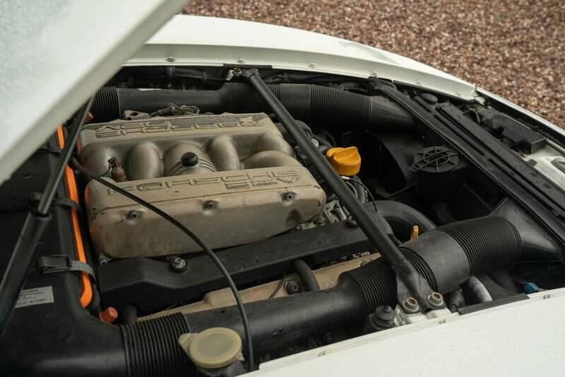 Image 48/50 of Porsche 928 S4 (1990)