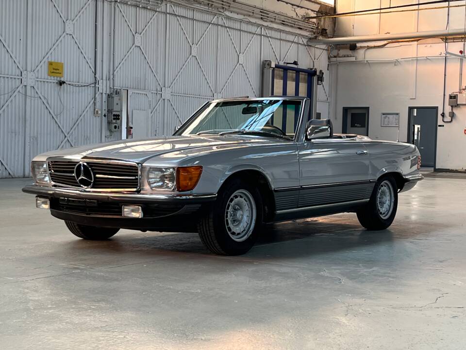 Imagen 7/52 de Mercedes-Benz 500 SL (1984)