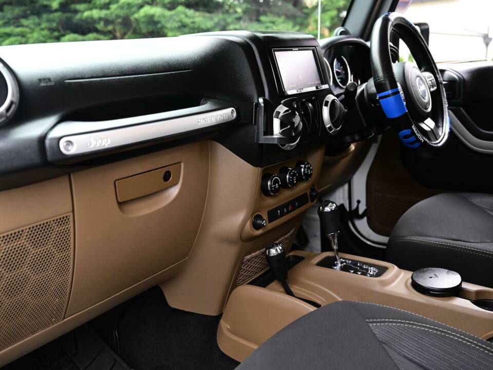 Afbeelding 32/50 van Jeep Grand Cherokee 6.4 V8 SRT (2014)