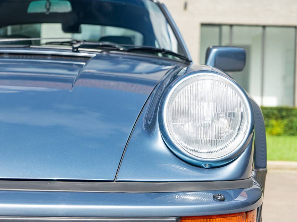 Immagine 27/33 di Porsche 911 Turbo 3.3 (1988)