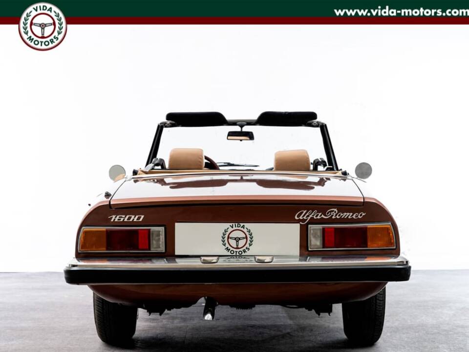 Image 4/15 of Alfa Romeo 1600 Spider (1981)