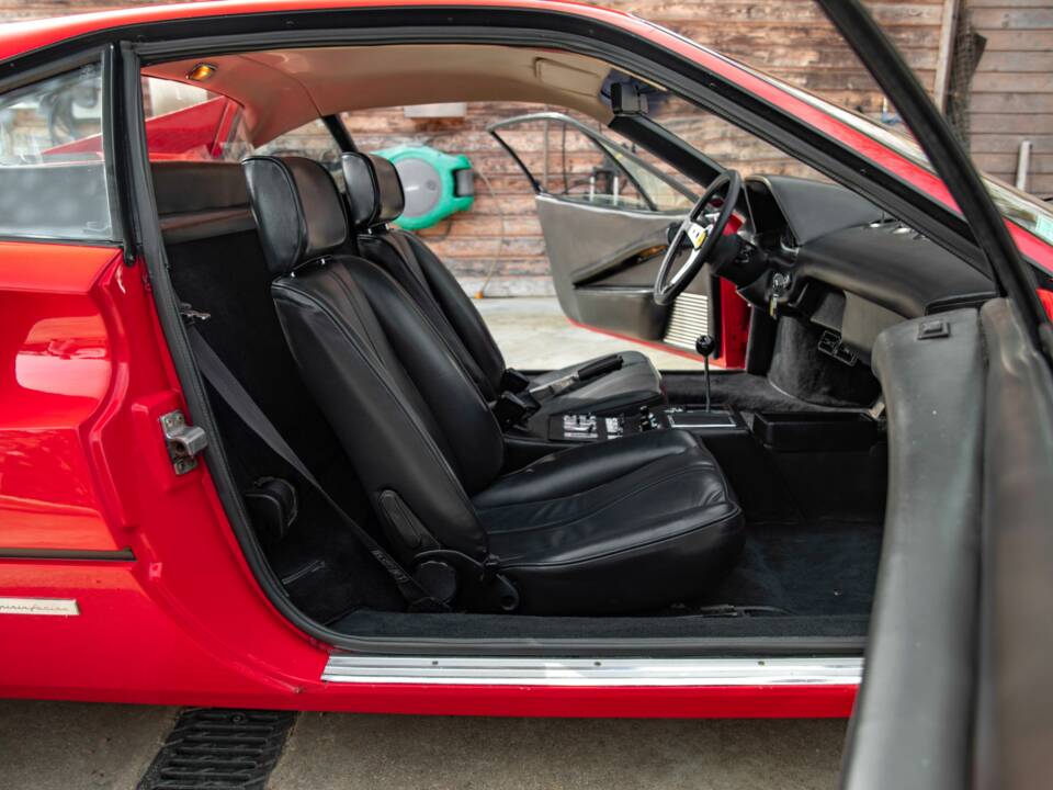 Image 36/42 of Ferrari 308 GTB (1976)