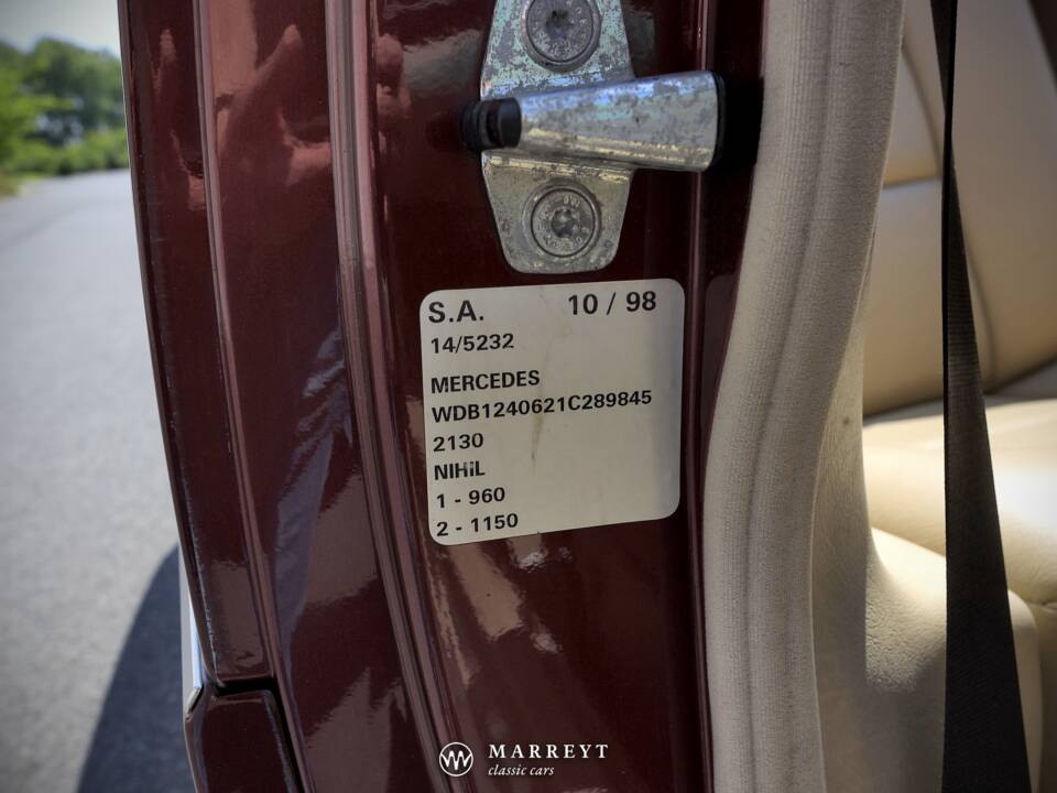 Bild 59/79 von Mercedes-Benz E 220 (1996)