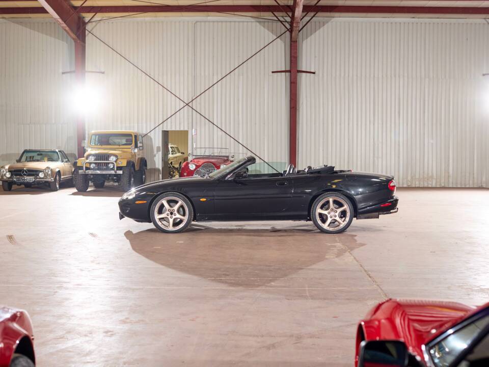 Bild 3/55 von Jaguar XKR (2000)