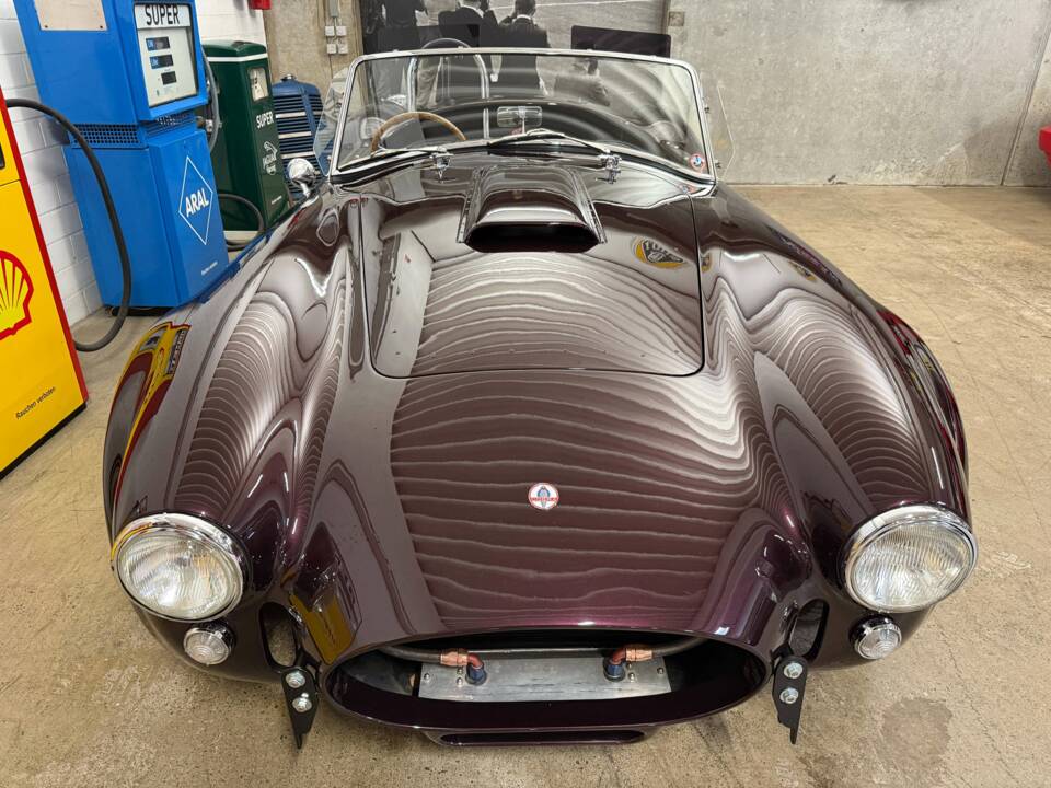 Image 4/17 of AC Cobra 427 (1968)