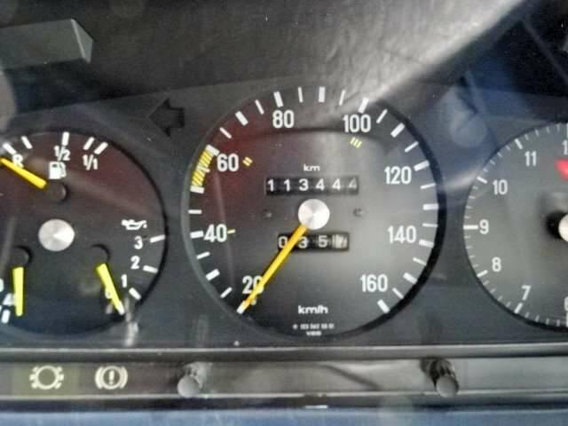 Bild 18/19 von Mercedes-Benz 240 D (1982)