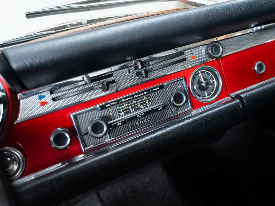 Image 22/35 of Mercedes-Benz 280 SL (1970)