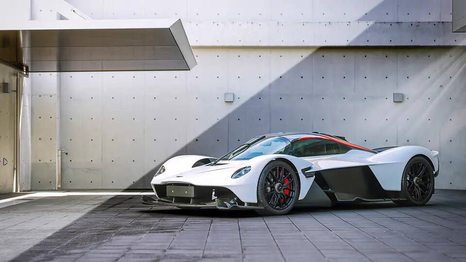 Immagine 1/8 di Aston Martin Valkyrie AMR Pro (2022)