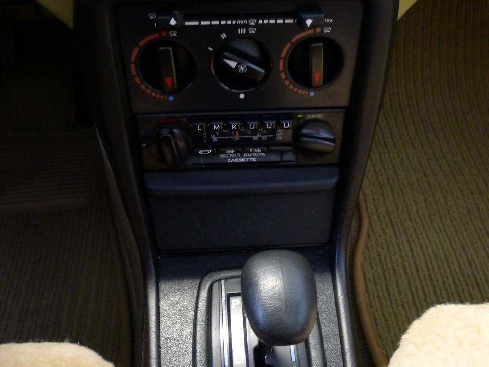 Bild 47/50 von Mercedes-Benz 230 TE (1983)