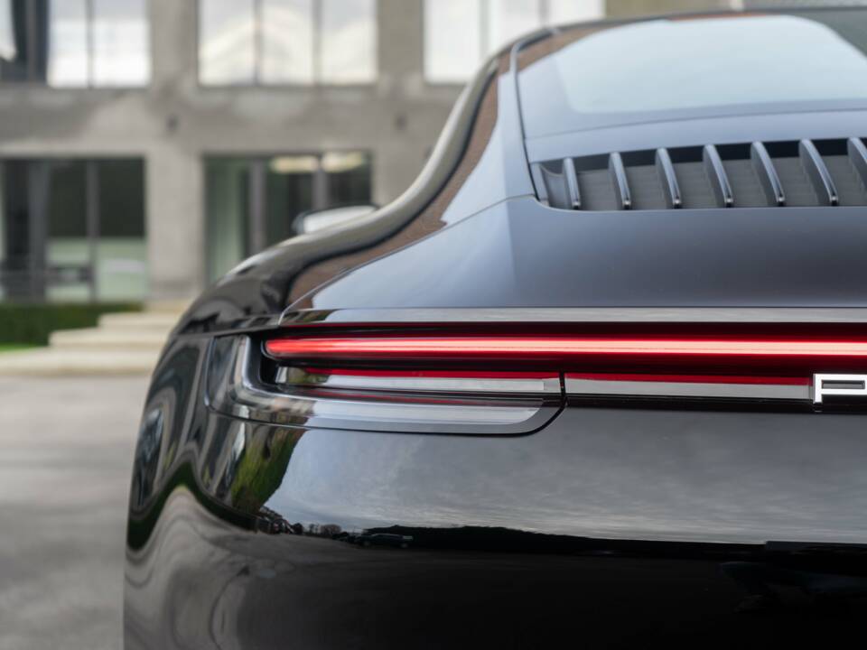 Image 19/30 of Porsche 911 Carrera (2022)
