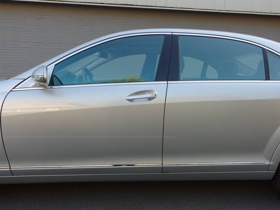 Image 22/98 of Mercedes-Benz S 500 L (2007)
