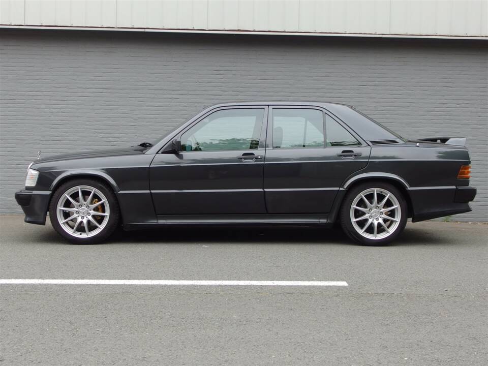 Immagine 6/98 di Mercedes-Benz 190 E 2.3-16 (1985)